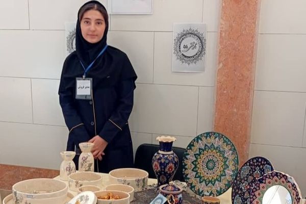 بزرگترین دستاورد من کسب درآمد از طریق هنر میناکاری است