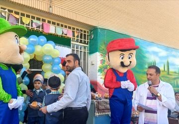 جشن شکوفه ها در دبستان پسرانه جمال ناحیه ۵اصفهان