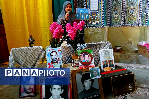 برگزاری محفل انس با قرآن و تجلیل از خانواده‌ شهدا