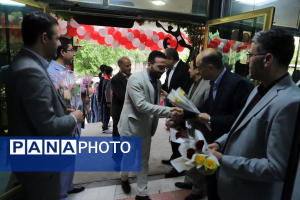 گرامیداشت هفته معلم با حضور دانش‌آموزان پیشتاز آذربایجان شرقی