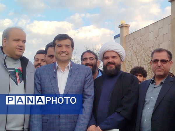  وزیر ورزش و جوانان کشور از تعدادی از پروژه های عمرانی ورزشی  کاشمر بازدید کرد 