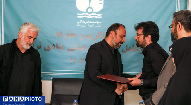 «سیدنوید برکچیان» مدیرعامل موسسه فرهنگی منادی تربیت شد