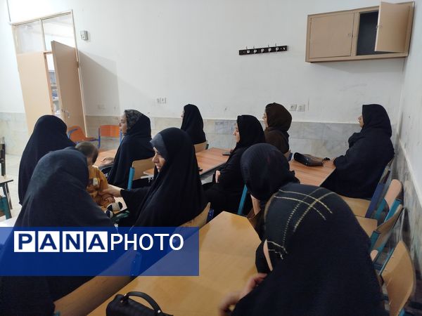 اولین جلسه هم اندیشی اولیا و مربیان در دبستان شهید پسندیده فدافن