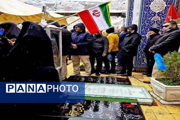 روز برفی گلزار شهدای کرمان 