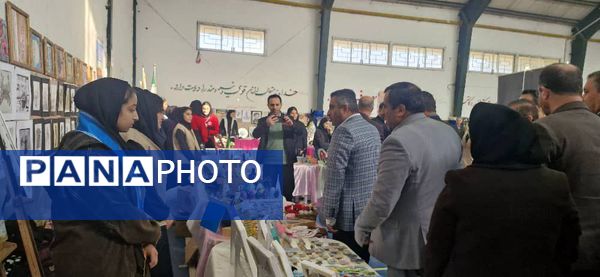 افتتاح نمایشگاه دست‌سازه‌های هنرجویان هنرستان‌های محمودآباد 