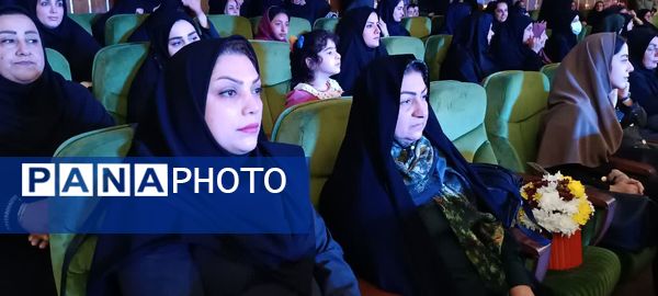 مراسم بزرگداشت مقام معلم و تجلیل از معلمان نمونه در محمودآباد