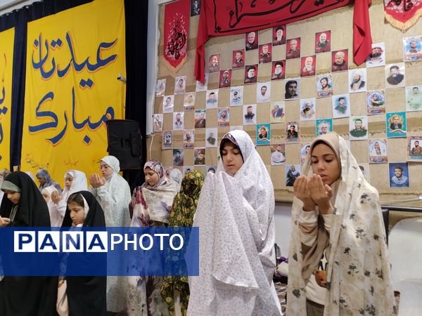 اعتکاف دختران نوجوان در مسجد سیدالشهدا مشهد