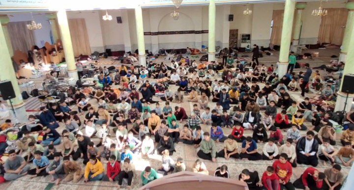 اعتکاف دانش آموزی در کاشمر