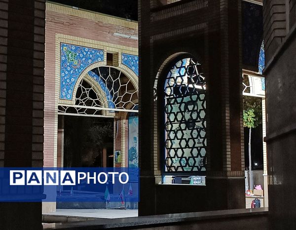 دختران شاهد فاطمه‌زهرا(س) در گلزار شهدا، قبور مطهر را به رنگ عشق آراستند