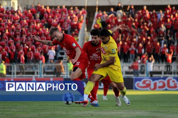 بازی بدون گل تراکتور و فجر سپاسی