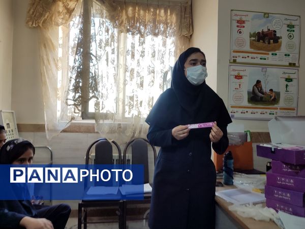 اجرای طرح سلامت دهان و دندان و فلوراید تراپی در مدرسه مریم بهارستان دو 