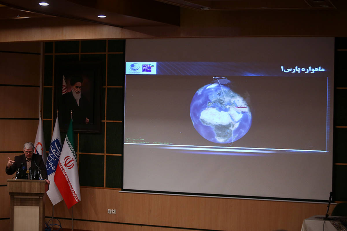 پرتاب ماهواره سنجشی پارس یک در پژوهشگاه فضایی ایران/ فیلم