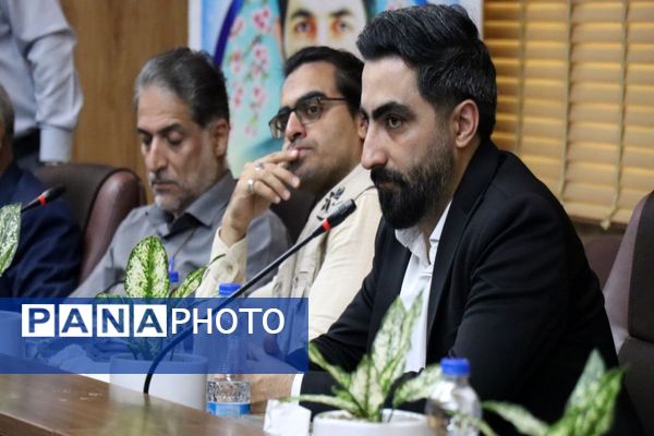 نشست صمیمانه شهردار پاکدشت با خبرنگاران و اصحاب رسانه