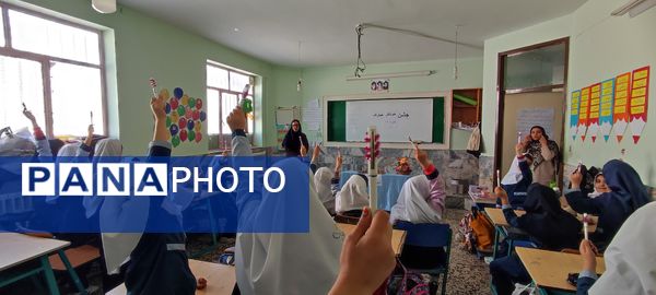 جشن خودکار پایه چهارم مدرسه شهید خاقانی در شهرستان شیروان