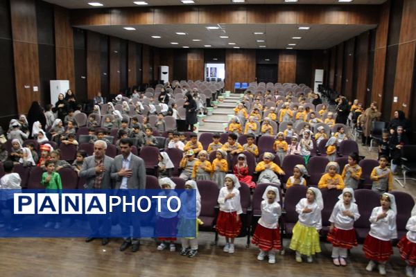 جشنواره هویت ملی اسلامی کودکستان‌های شهرستان گرمه