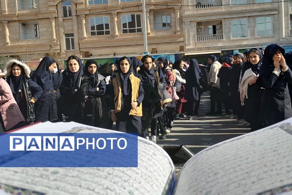 طنین نوای عشق و عزا؛ مراسم عزاداری دهه دوم فاطمیه در مدارس بهارستان‌دو