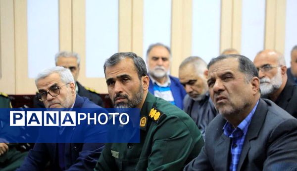 دیدار مدیرکل و کارکنان بنیاد شهید و امور ایثارگران خراسان جنوبی با نماینده ولی فقیه