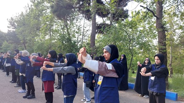 ورزش صبحگاهی دانش آموز خبرنگاران در اردوی مسئله محور