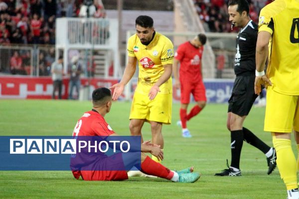 بازی بدون گل تراکتور و فجر سپاسی