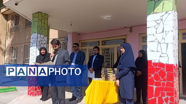 تقدیر از برگزیدگان مسابقات قرآن، عترت و نماز در دبیرستان حضرت سکینه