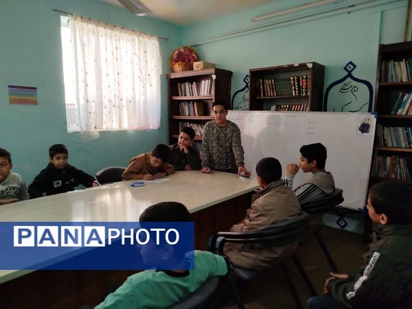 کارگاه خبرنگاری و انتخاب سر دبیر خبرنگاران پسر در شهرستان خلیل‌آباد 