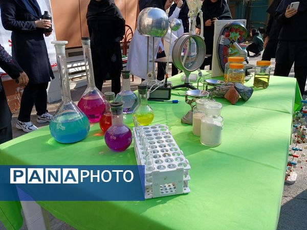 مانور آزمایشگاه در مدرسه امام حسین (ع)