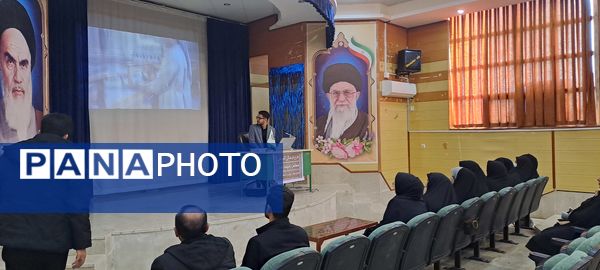 طرح فرهنگی آموزشی معلم زمینه ساز در منطقه زرین آباد 