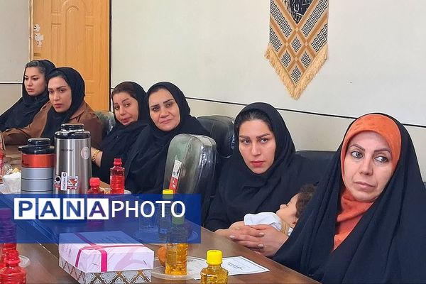 نشست هم‌اندیشی بانوان تأثیرگذار روستای شوش در باشت