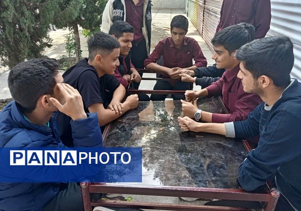 مسابقات درون مدرسه‌ای دبیرستان نمونه آیت‌الله خامنه‌ای کاشمر