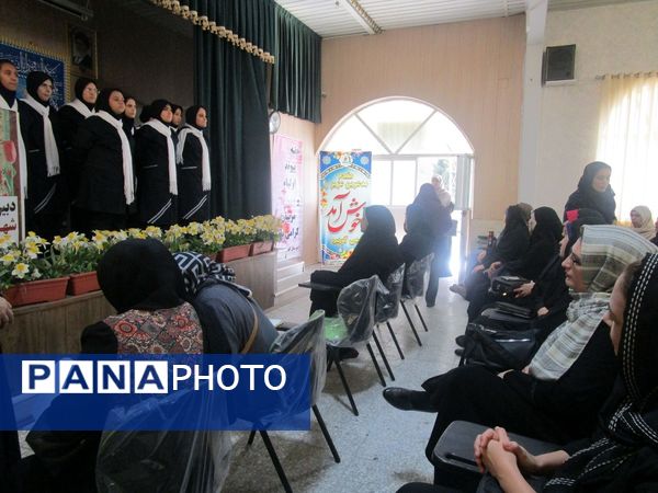 جلسه آموزش خانواده و افتتاح اتاق گفت‌وگوی اولیا در دبیرستان شاهد شهید کلانتری 
