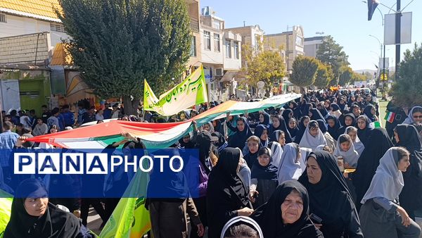 راهپیمایی یوم الله ۱۳ آبان در قادرآباد