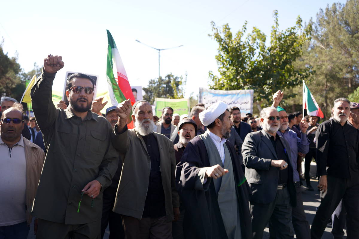 حضور پرشور دانش‌آموزان و دانشجویان بیرجندی در مراسم یوم الله سیزده آبان