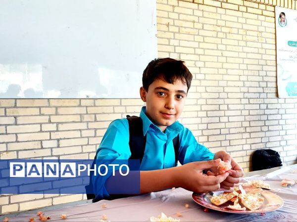 جشن صد دانه یاقوت در دبیرستان لقمان حکیم اشکذر 