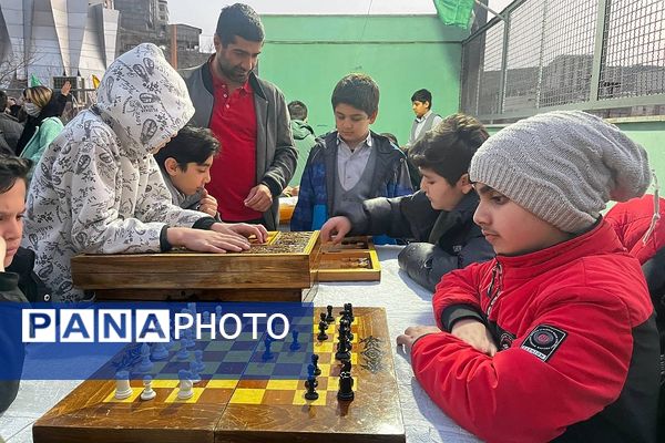 برگزاری جشنواره بهار در بهار در دبستان البرز رودهن 