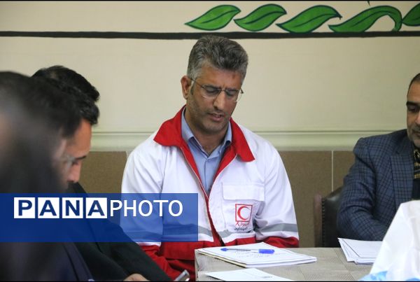 جلسه هماهنگی مانور زلزله در مدرسه مقصودلو سرخنکلا 