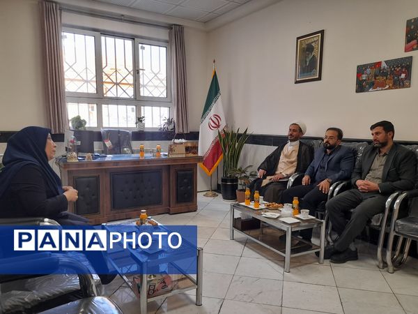 برگزاری اولین روز از دوشنبه های نماز در ناحیه۷ مشهد
