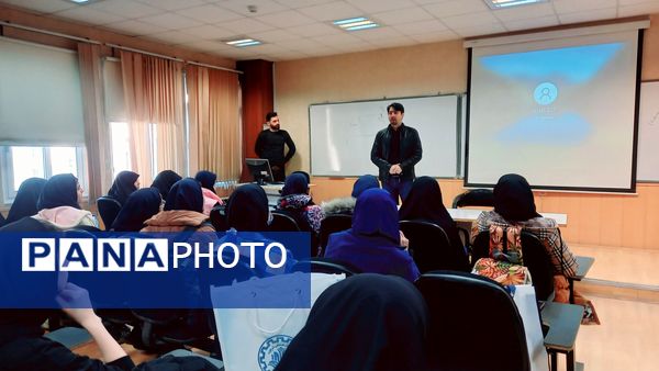 بازدید دانش‌آموزان مدارس هیأت امنایی فرزانگان و شهدای مدافع حرم از دانشگاه صنعتی شریف 