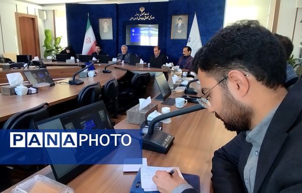 نشست هم‌اندیشی کارشناسان روابط عمومی با مدیر کل آموزش و پرورش خراسان رضوی