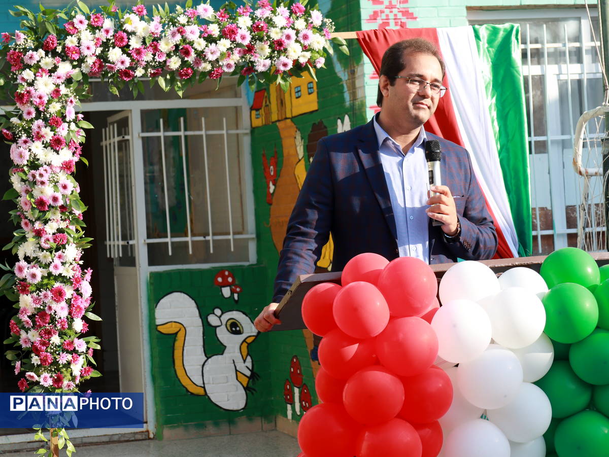 طنین زنگ استکبارستیزی در آموزشگاه سید حسن میرمحمدی میبد 