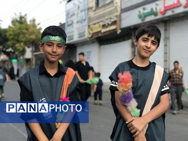 برپایی سفره حضرت رقیه(س) در زنجان