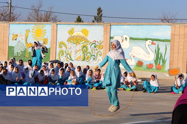 المپیاد درون مدرسه‌ای در مدرسه شهید فخرانی درق