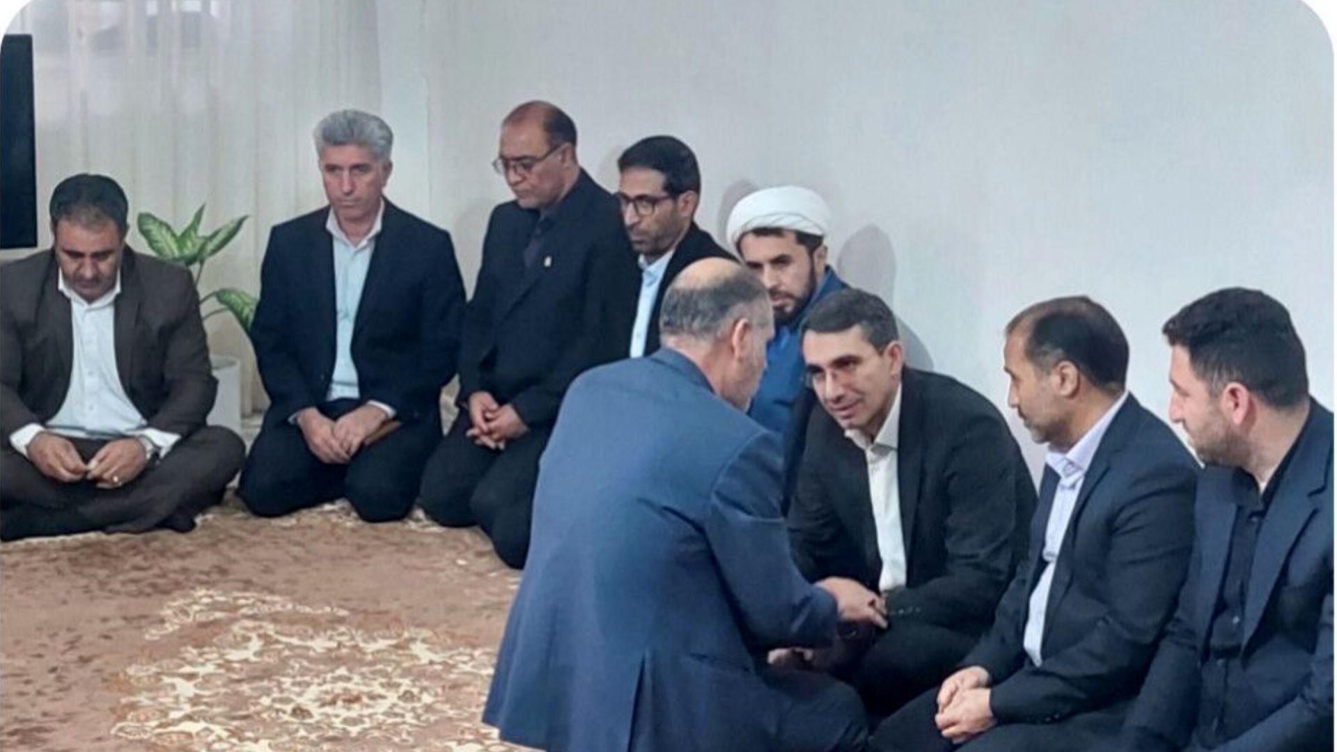 دلجویی سید عیسی سهرابی از خانواده معلمان جان‌باخته در سانحه رانندگی کوهنانی