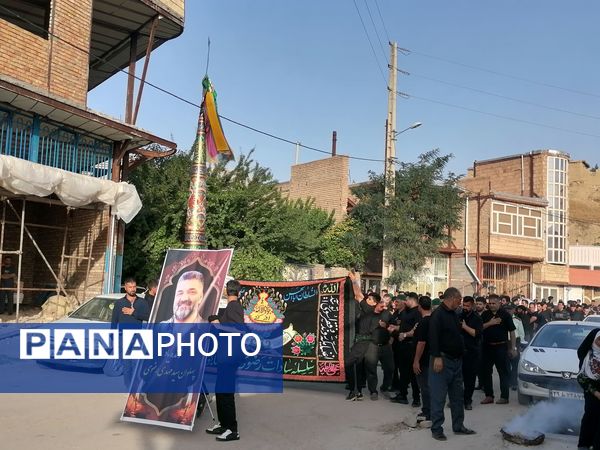 آیین زنجیر زنی و عزاداری روز تاسوعای حسینی