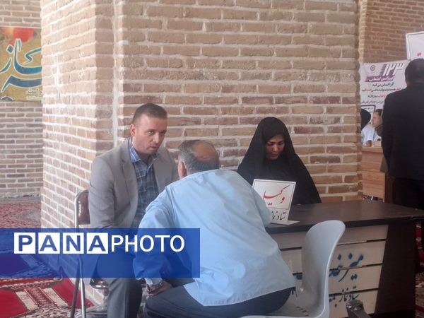 میز خدمت ادارات نیشابور پیش از نماز جمعه 