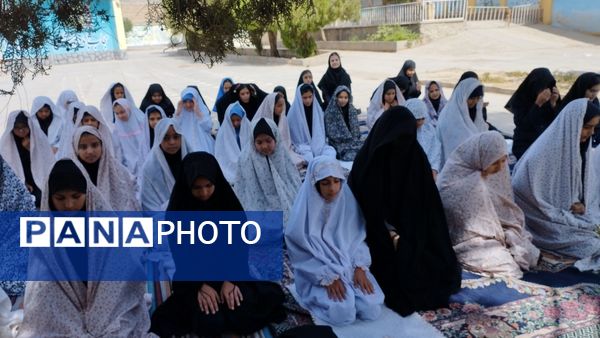 آیین نواختن زنگ نماز در مدرسه فرهنگ شهرستان خلیل آباد 