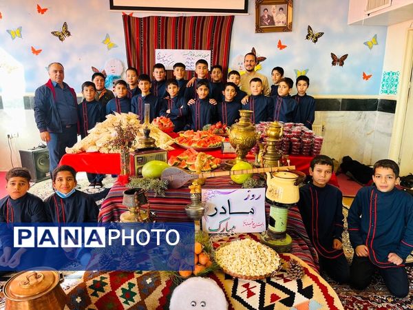 مراسم بزرگداشت ولادت حضرت فاطمه (س) و روز مادر در آموزشگاه پسرانه علاقبندنیا