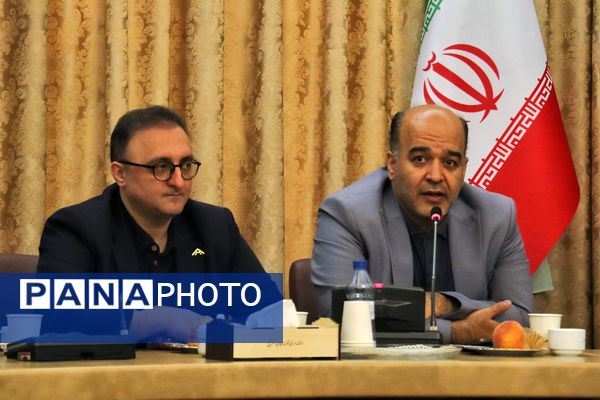 آیین رونمایی از پوستر گرامیداشت روز ملی صنعت و معدن