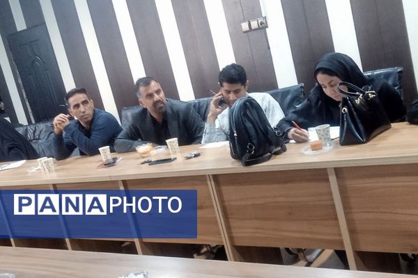 جلسه توانمندسازی نیروی های جدید الاستخدام حوزه پرورشی اداره آموزش و پرورش کهریزک 