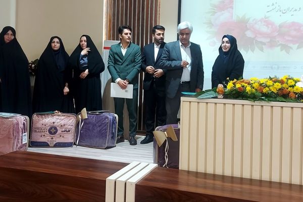  تقدیر از مدیران بازنشسته و همکاران اسبق آموزش و پرورش ناحیه شش