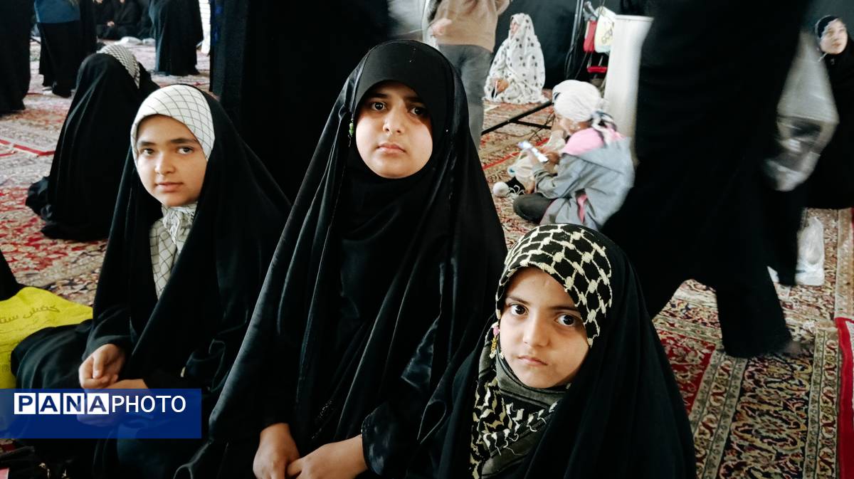 حضور دانش آموزان در نماز جمعه کاشمر